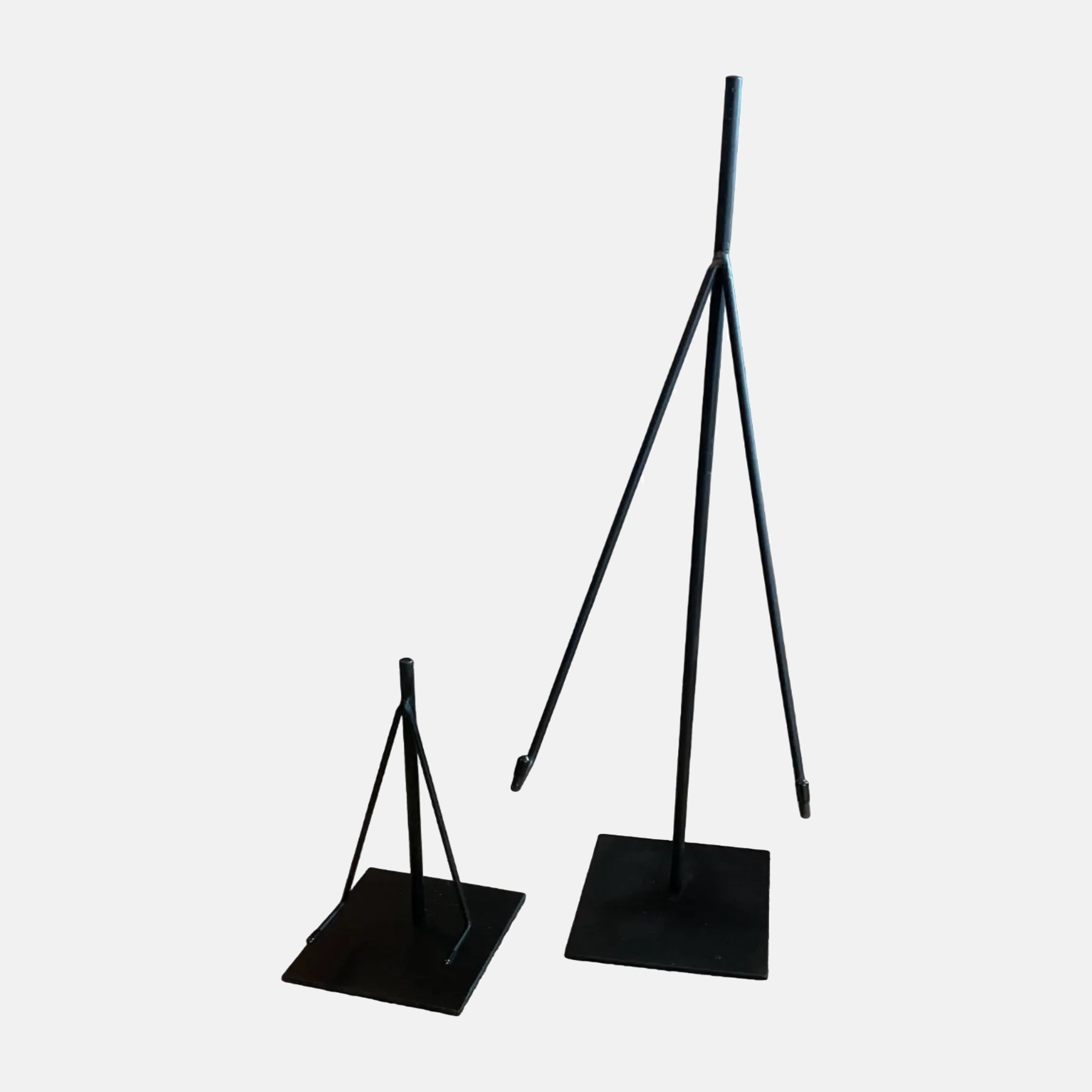 Black Metal Easel