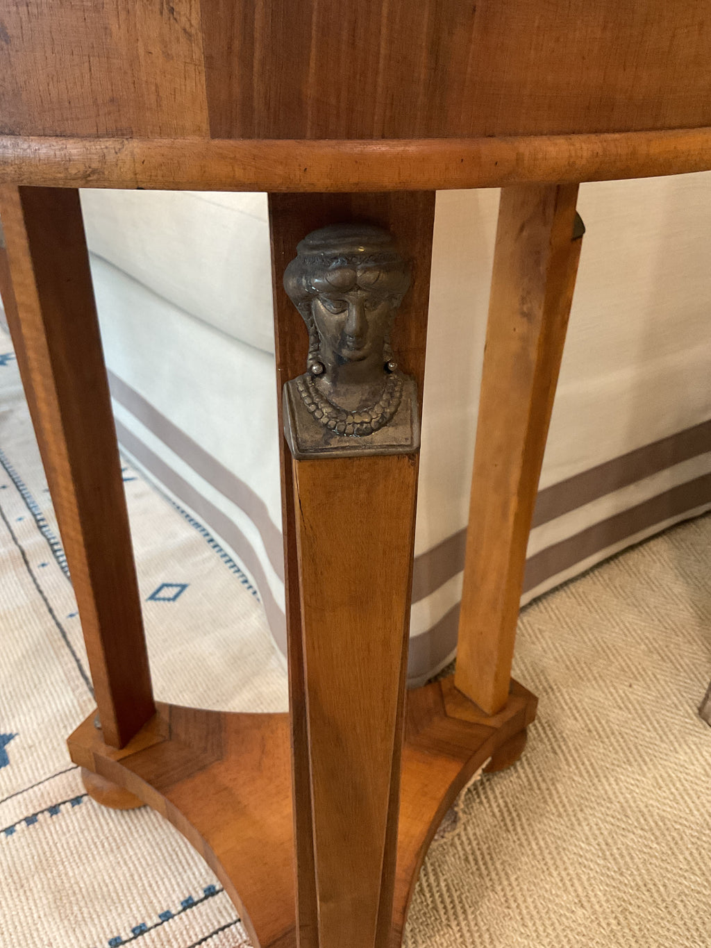 Empire Table