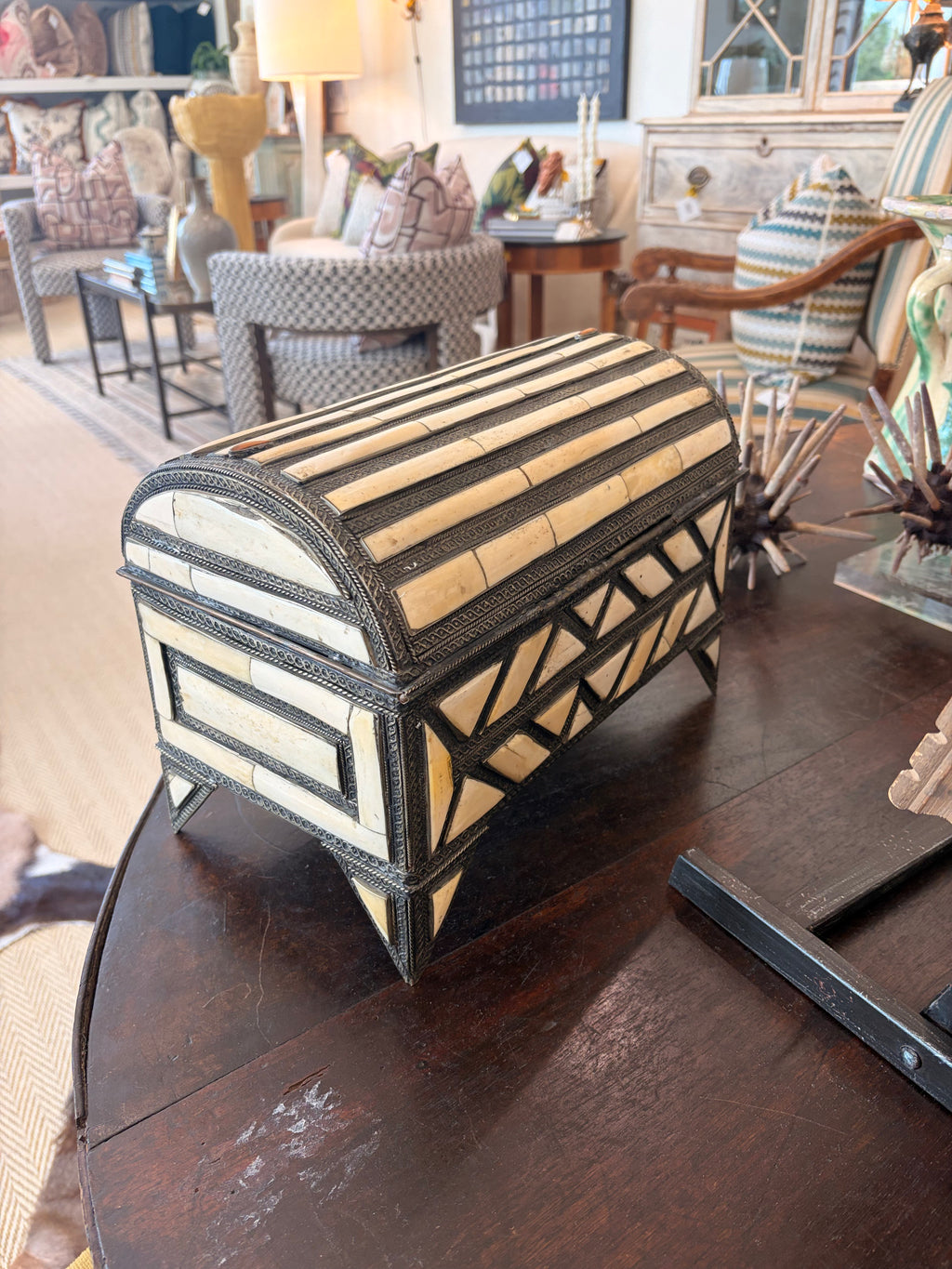 Small Horn Box